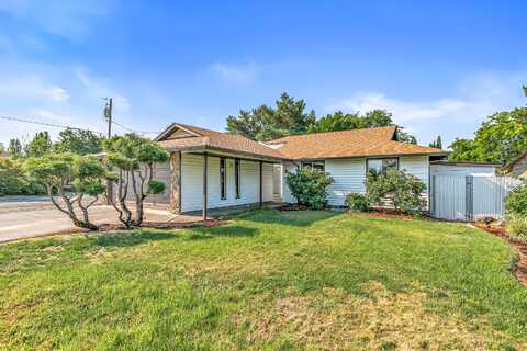 2762 E McAndrews Road, Medford, OR 97504