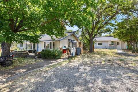376 Crowson Road, Ashland, OR 97520