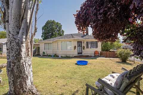 431 N 5th Street, Central Point, OR 97502