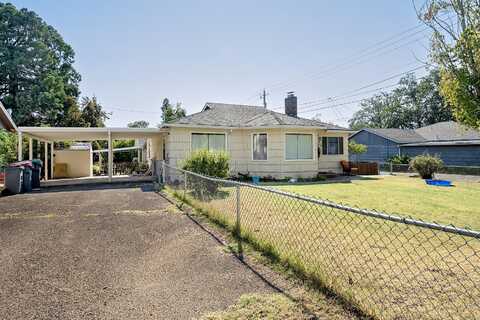 431 N 5th Street, Central Point, OR 97502