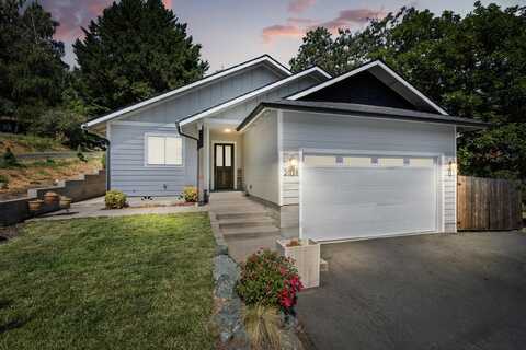 2078 Cloverlawn Drive, Grants Pass, OR 97527