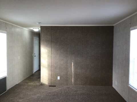 518 Cour Louis, Warren, MI 48091