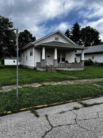 210 W Vantrees Street, Washington, IN 47501