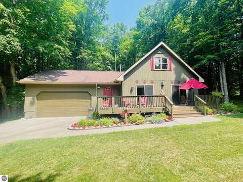 5477 Valleywood Drive, Bellaire, MI 49615