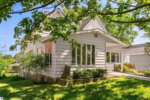 123 S Benzie Boulevard, Beulah, MI 49617