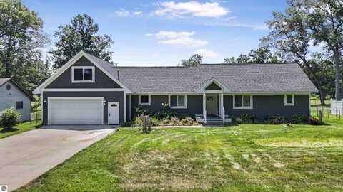 113 Bright Angel Drive, Prudenville, MI 48651