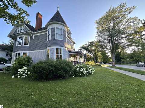 544 E State Street, Traverse City, MI 49686