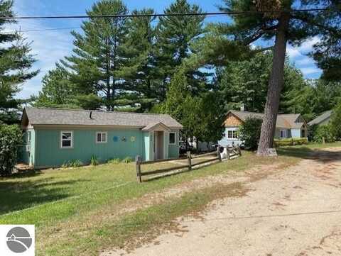 858 Rennie Lake Road, Traverse City, MI 49696