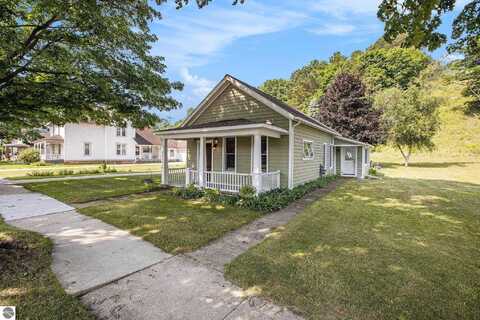 605 Lincoln Avenue, Elberta, MI 49628