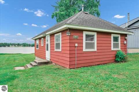 5960 Birchwood, Hale, MI 48739