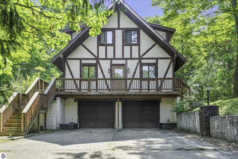 4652 Briarcliff Drive, Traverse City, MI 49684