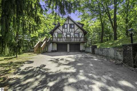 4652 Briarcliff Drive, Traverse City, MI 49684