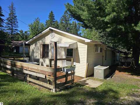 6152 Evergreen Drive, Hale, MI 48739