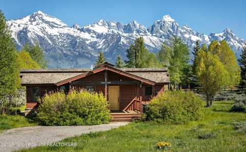 8225 N SPRING GULCH Road, Jackson, WY 83001