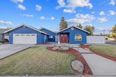 1582 E Ben Franklin Avenue, Tulare, CA 93274