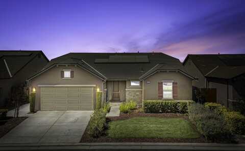 3242 Spring Sails Avenue, Tulare, CA 93274