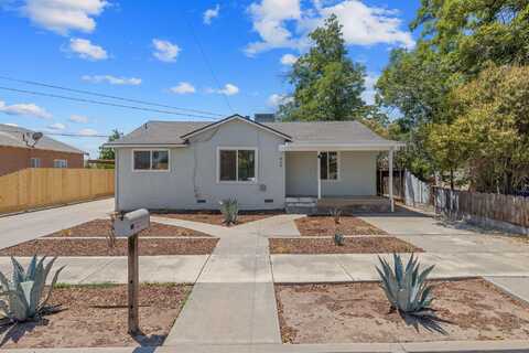 439 S D Street, Tulare, CA 93274
