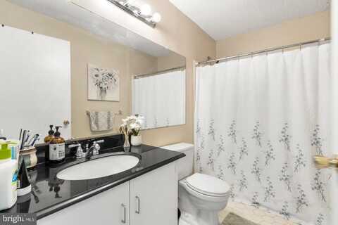 27 MENDREY COURT, LAWRENCE TOWNSHIP, NJ 08648