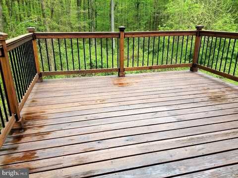 33 GUILFORD PLACE, BURLINGTON, NJ 08016