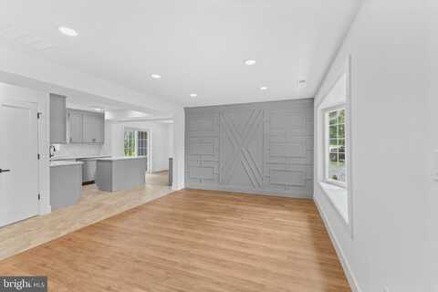 290 OXFORD VALLEY ROAD, YARDLEY, PA 19067