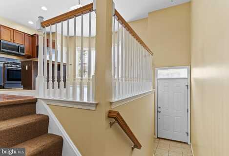 6304 CREEKBEND DRIVE, MECHANICSBURG, PA 17050