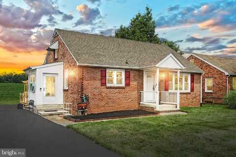 6581 YORK ROAD, SPRING GROVE, PA 17362