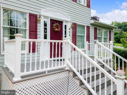805 MULBERRY DRIVE, MARTINSBURG, WV 25401