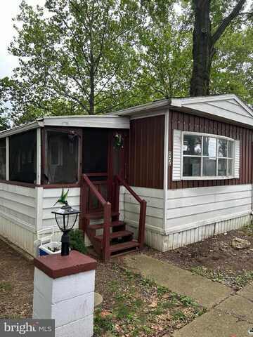 82 MALIBU BOULEVARD, CARLISLE, PA 17015