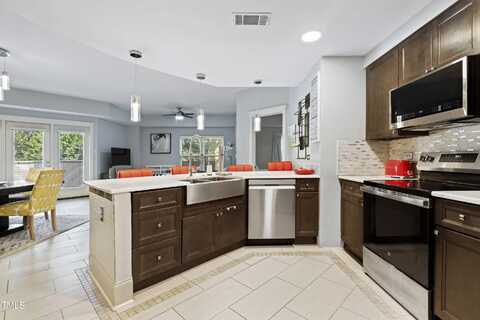 222 Glenwood Avenue, Raleigh, NC 27603