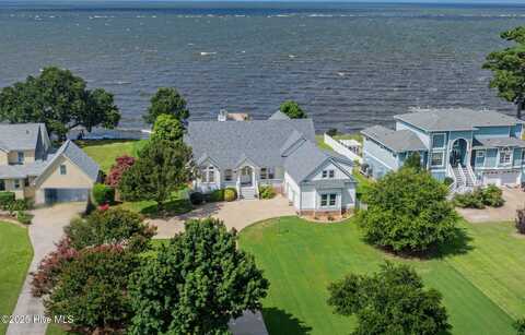 110 Waterside Drive, Harbinger, NC 27941