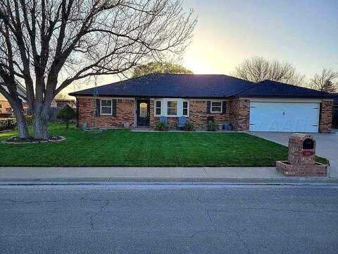 1906 Texas Street, Perryton, TX 79070