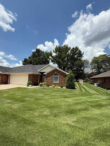 19-b Emerald Cove, PARIS, TN 38242
