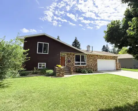 1222 Apollo Avenue, Aberdeen, SD 57401