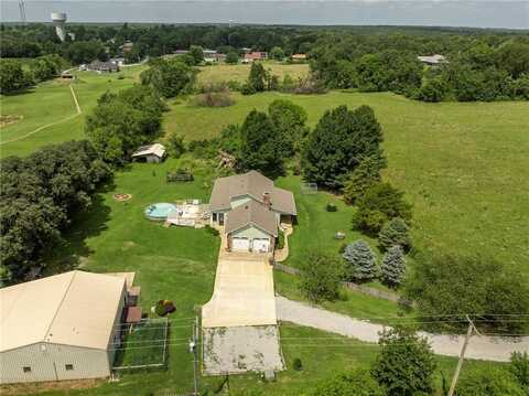 1111 Rocky Dell RD, Gravette, AR 72736