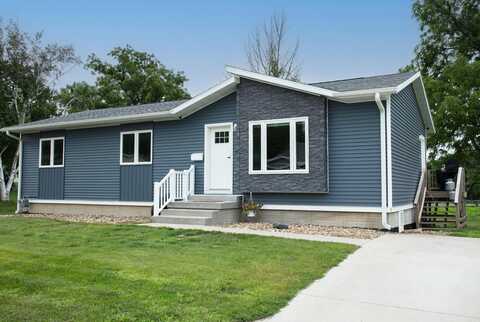 702 M Avenue, Grundy Center, IA 50638