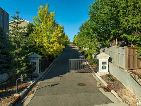 1922 E OLYMPUS GROVE S, Holladay, UT 84124