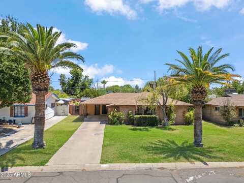 2913 E EARLL Drive, Phoenix, AZ 85016