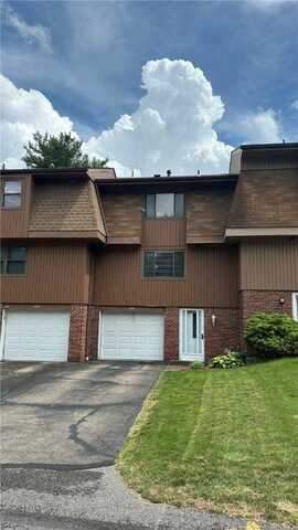 40 Freedom Dr, Fayette, PA 15017