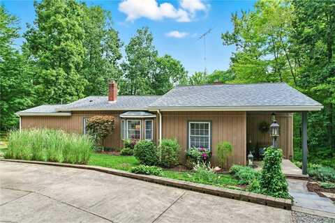78 Folk Rd, Fredonia, PA 16124