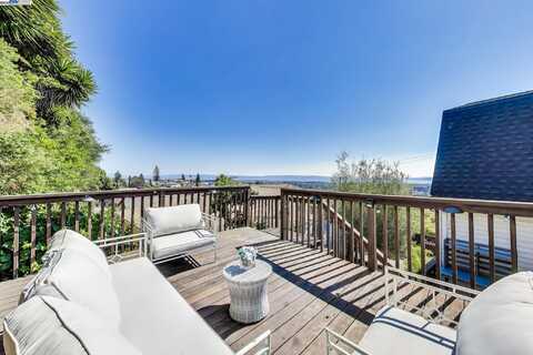16660 Winding Blvd, San Leandro, CA 94578