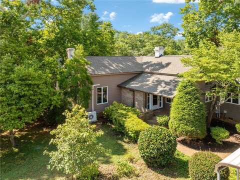 200 Chenault Road, Townville, SC 29689