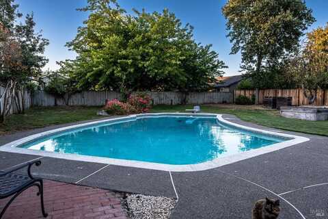 2417 San Joaquin Court, Santa Rosa, CA 95401