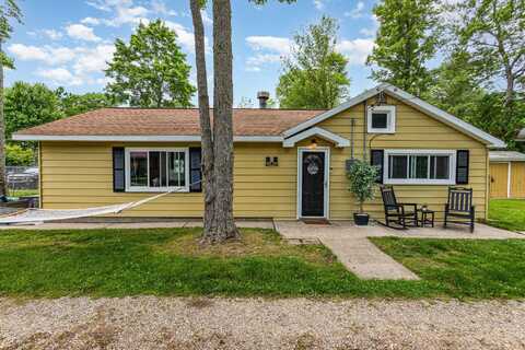 6789 E Houghton Lake Drive, Houghton Lake, MI 48629