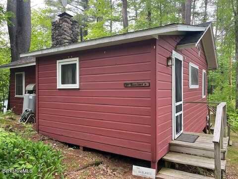 26 Pine St, New Marlborough, MA 01230