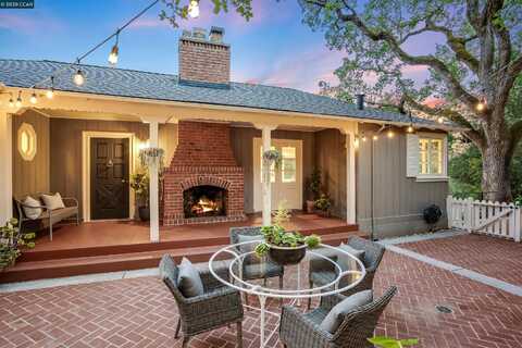 4 La Campana Rd, Orinda, CA 94563