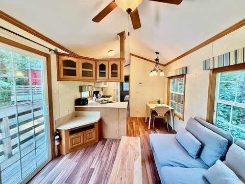 176 Thomas B Landers unit: 32, East Falmouth, MA 02536