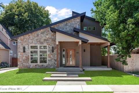945 N 5TH ST, Coeur D Alene, ID 83814