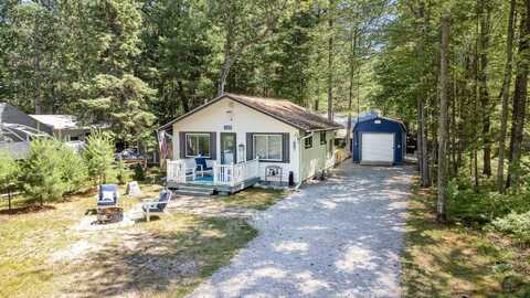 310 Flagpoint, Roscommon, MI 48653