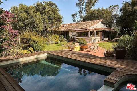 22068 Topanga School Rd, Topanga, CA 90290