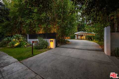 1010 N Rexford Dr, Beverly Hills, CA 90210